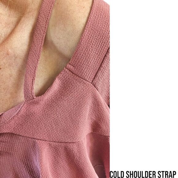 NWT CRAVEβFAME Women's Rosewood Mauve Ruffle Cold Shoulder Top Size Medium - Picture 8 of 16